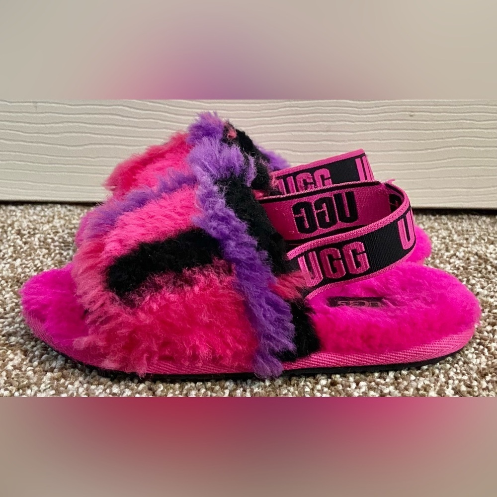 UGG BABY FLUFF  SLIDE SLIPPER SANDAL SIZE 2/3 INFANT SHADE HOT PINK